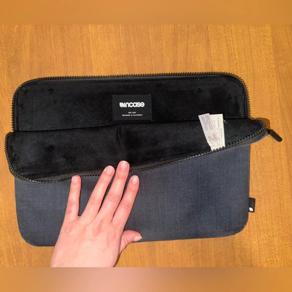 Incase Laptop Sleeve